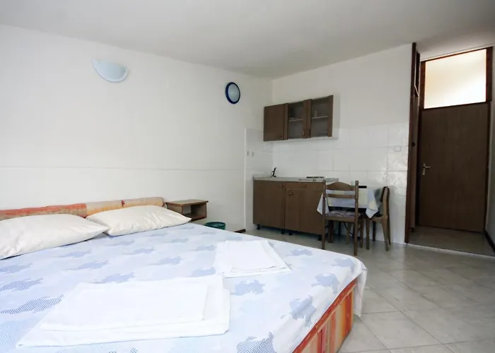 5239c * ستومورسكا